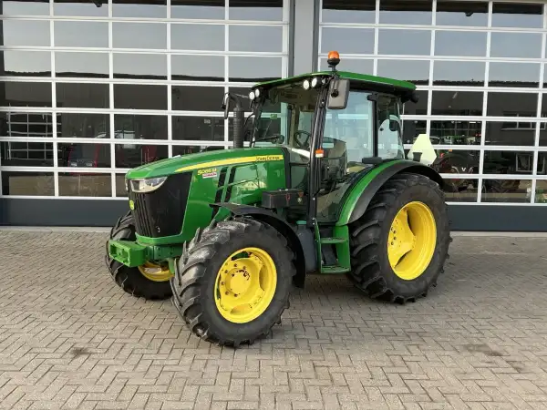 Tractor John Deere 5085M, Anul 2018