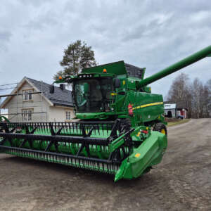 Combină de recoltat superbă John Deere T560i, Anul 2020