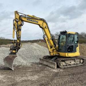 Excavatoare Komatsu PC88 MR, Anul 2016