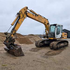 Excavatoare Liebherr R900 C Litronic, Anul 2006