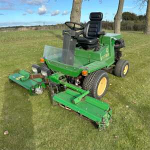 Mașini de cosit iarba John Deere Roberline 900, Anul 2002