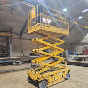 Platforme de ridicare cu foarfeca Haulotte Ciseaux Compact 10, Anul 2007
