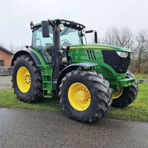Tractor John Deere 6210 R, Anul 2012