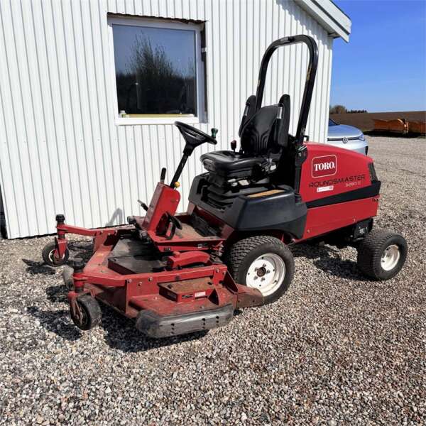 Maşină de cosit iarba Toro Groundsmaster 3280 D, Anul 2019