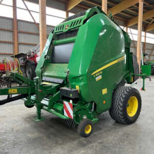 Presă de baloți rotunzi John Deere V461M, Anul 2021