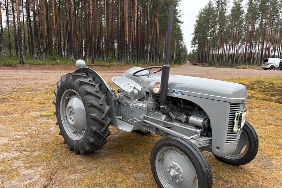 Tractor Massey Ferguson TEA-20 B, Anul 1955