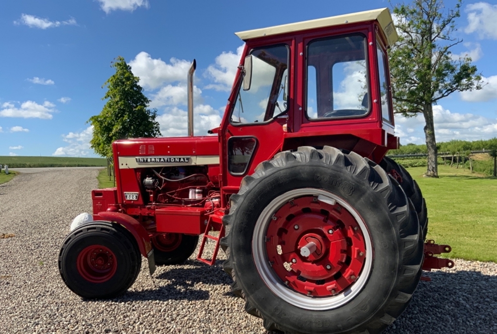 Tractor International Farmall 826, Anul 1971 - Imagine 4