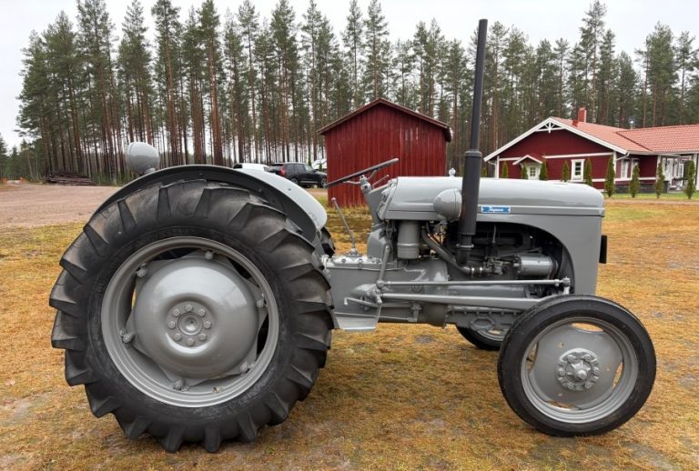 Tractor Massey Ferguson TEA-20 B, Anul 1955 - Imagine 4