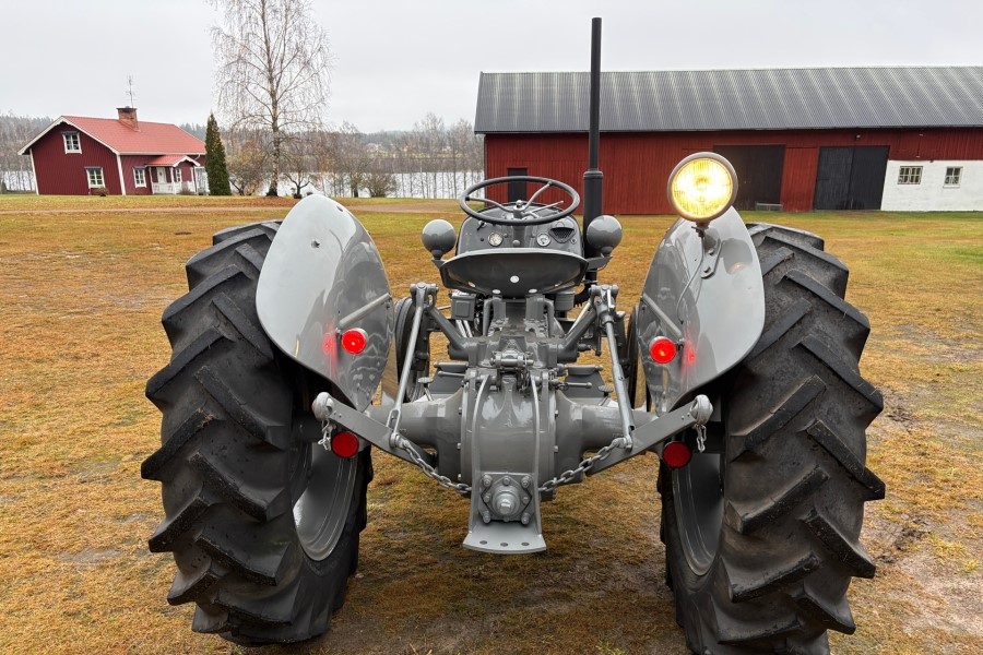 Tractor Massey Ferguson TEA-20 B, Anul 1955 - Imagine 6