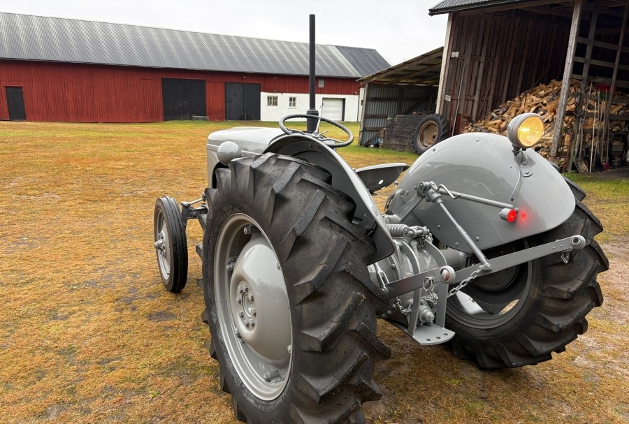 Tractor Massey Ferguson TEA-20 B, Anul 1955 - Imagine 7