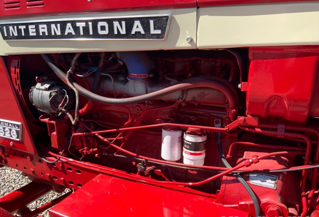Tractor International Farmall 826, Anul 1971 - Imagine 15