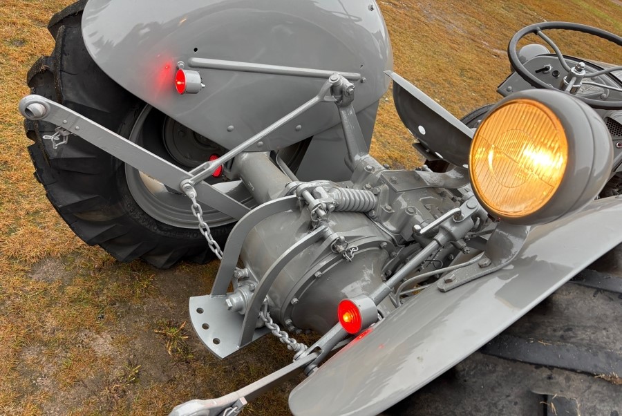Tractor Massey Ferguson TEA-20 B, Anul 1955 - Imagine 15
