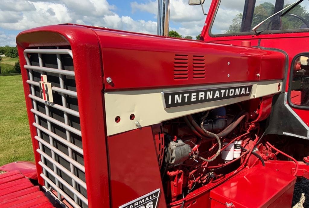 Tractor International Farmall 826, Anul 1971 - Imagine 16
