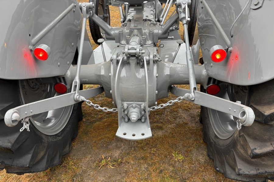 Tractor Massey Ferguson TEA-20 B, Anul 1955 - Imagine 16