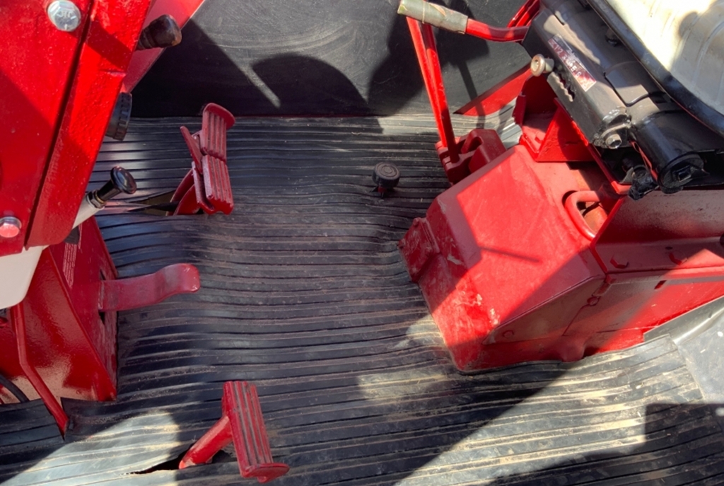 Tractor International Farmall 826, Anul 1971 - Imagine 19