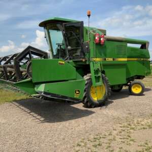 Combină agricolă John Deere 1055, Anul 1989
