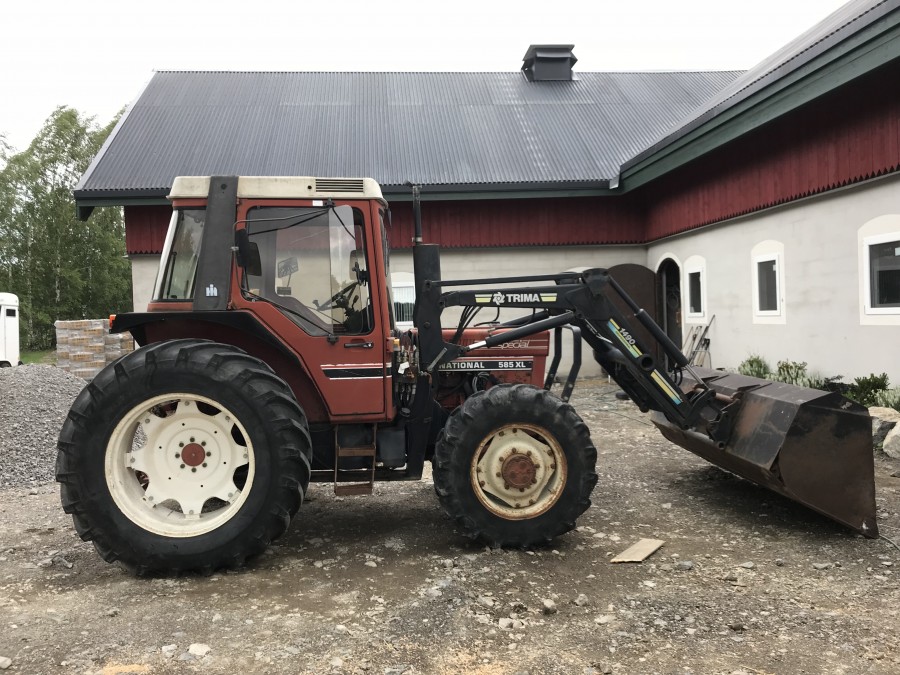 Tractor INTERNATIONAL 585 XL, Anul 1985 - Imagine 2