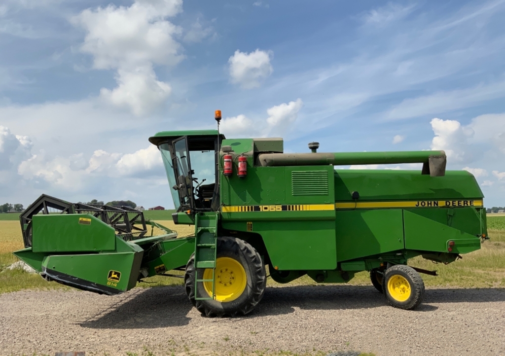 Combină agricolă John Deere 1055, Anul 1989 - Imagine 2