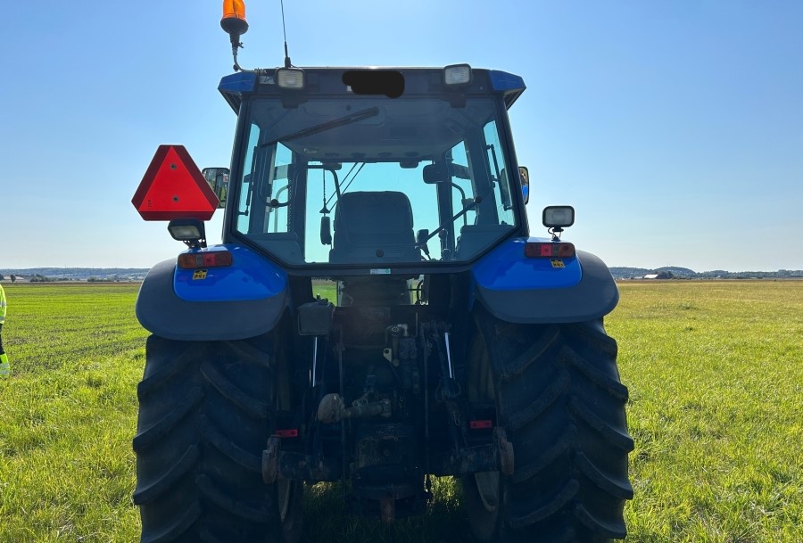 Tractor New Holland TS 115, Anul 2003 - Imagine 5