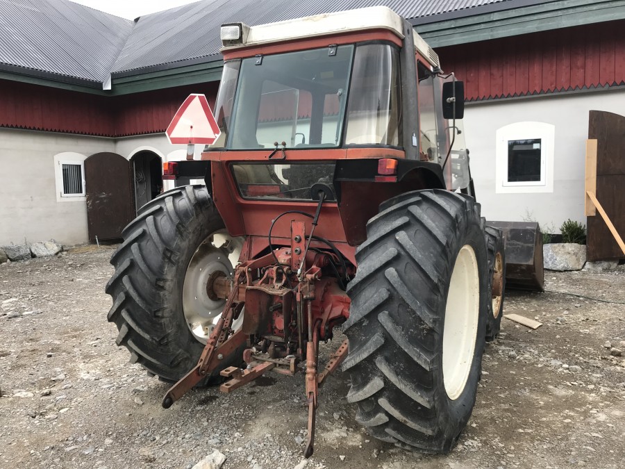 Tractor INTERNATIONAL 585 XL, Anul 1985 - Imagine 5