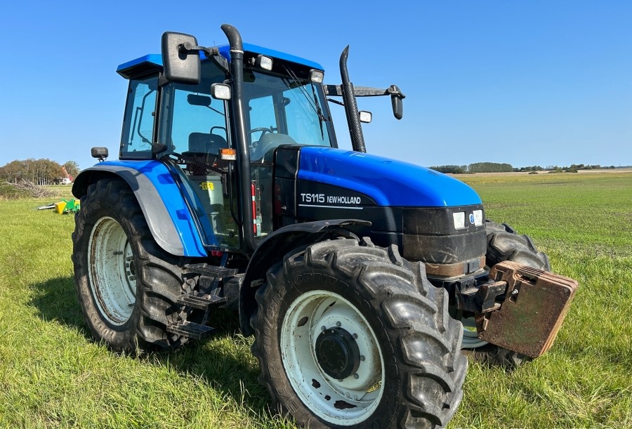Tractor New Holland TS 115, Anul 2003 - Imagine 2