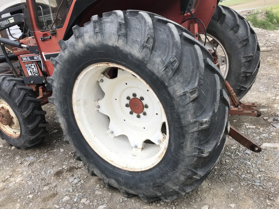 Tractor INTERNATIONAL 585 XL, Anul 1985 - Imagine 9