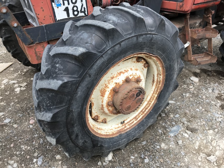 Tractor INTERNATIONAL 585 XL, Anul 1985 - Imagine 12
