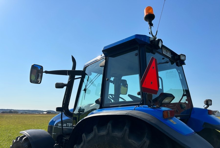 Tractor New Holland TS 115, Anul 2003 - Imagine 16