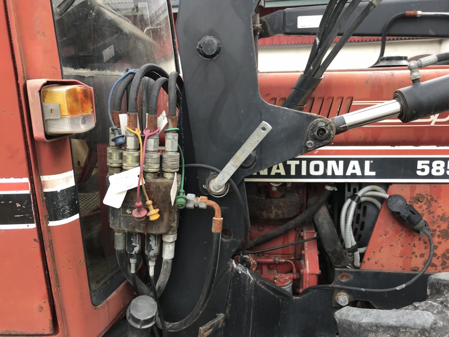 Tractor INTERNATIONAL 585 XL, Anul 1985 - Imagine 19