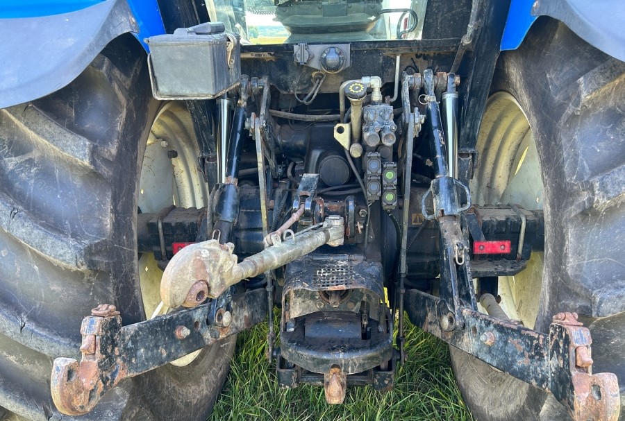 Tractor New Holland TS 115, Anul 2003 - Imagine 21