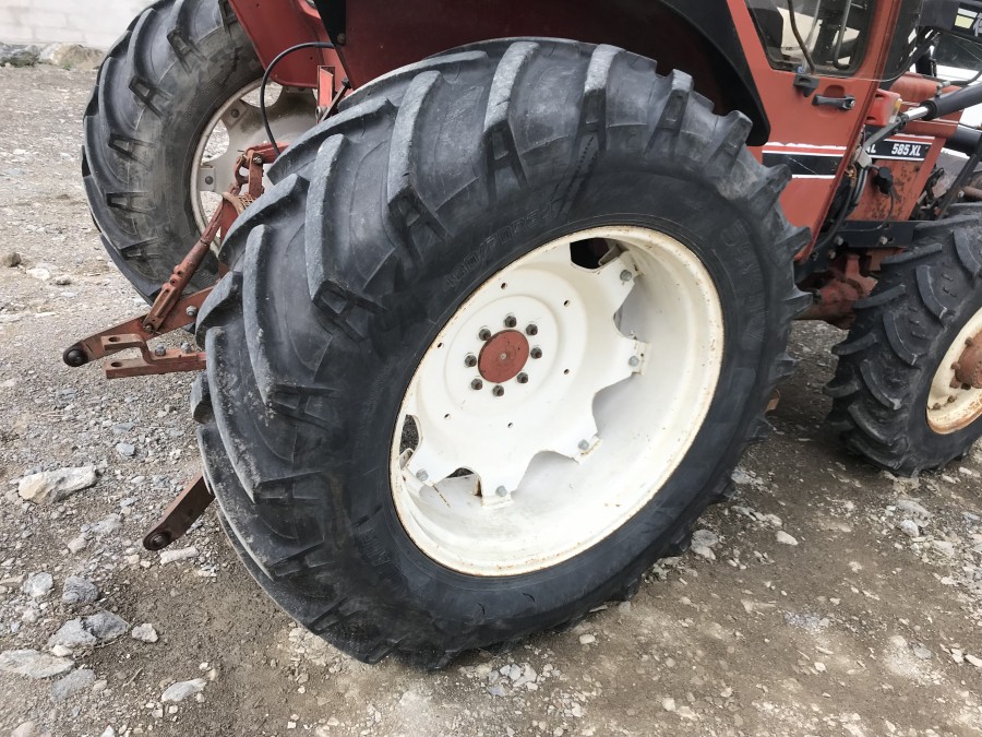 Tractor INTERNATIONAL 585 XL, Anul 1985 - Imagine 21