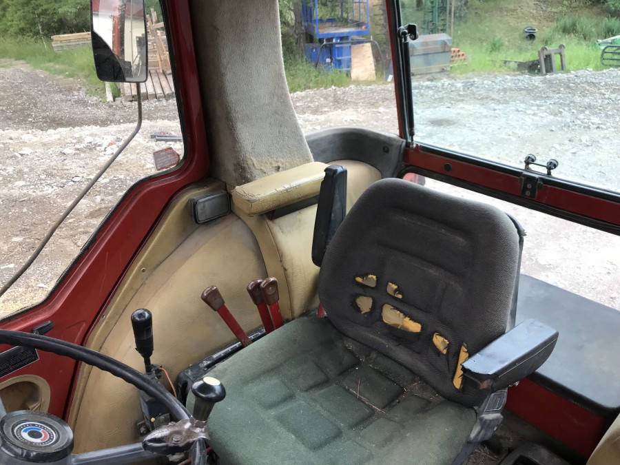 Tractor INTERNATIONAL 585 XL, Anul 1985 - Imagine 22