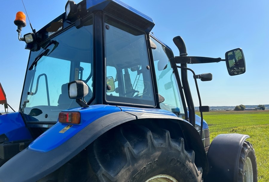 Tractor New Holland TS 115, Anul 2003 - Imagine 29
