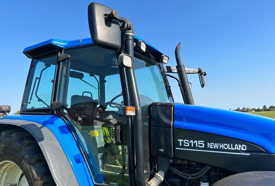 Tractor New Holland TS 115, Anul 2003 - Imagine 31