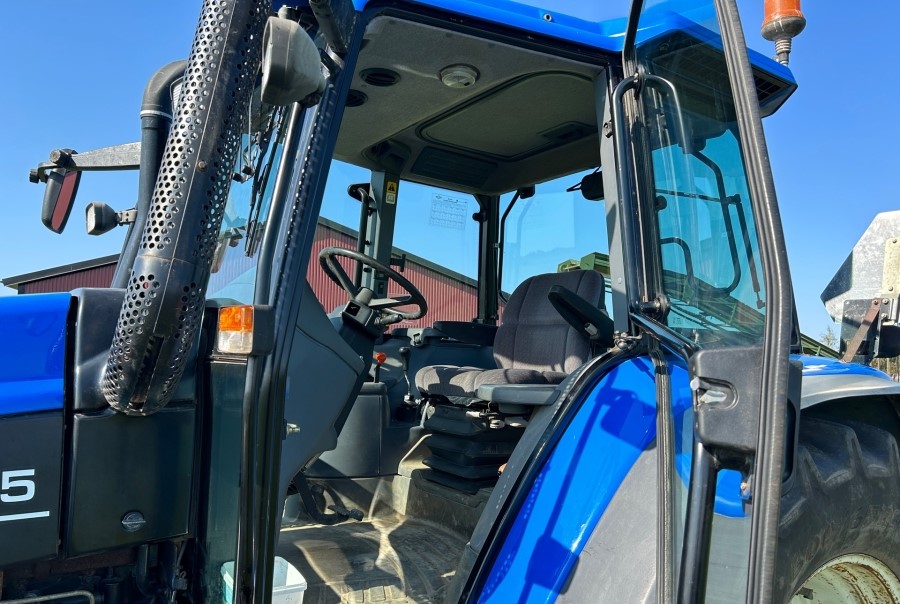 Tractor New Holland TS 115, Anul 2003 - Imagine 34