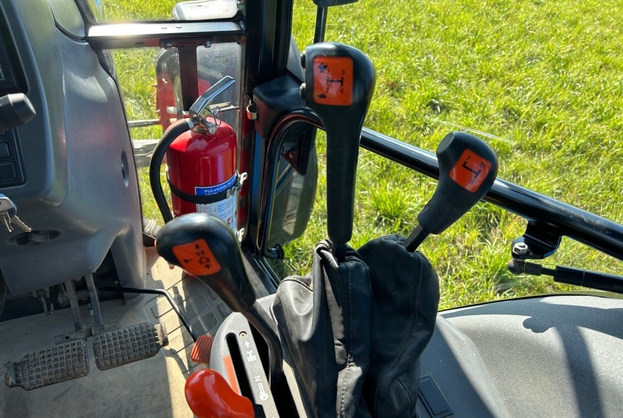 Tractor New Holland TS 115, Anul 2003 - Imagine 37